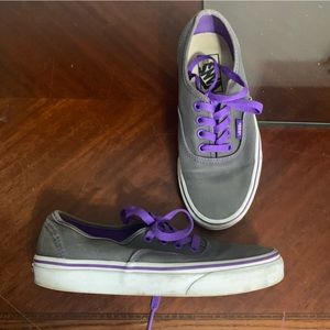 Unisex Classic Low Top Vans Sneakers